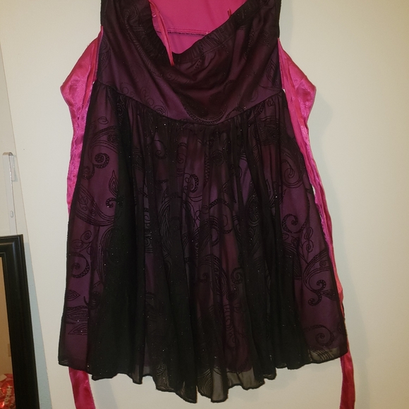 evening dress - Picture 2 of 2